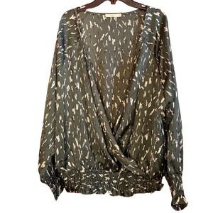 Axel Womens XL Green Abstract Print Surplice V-Neck Smocked Waist Blouse H37175